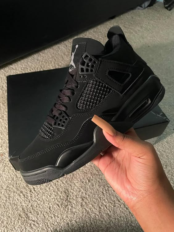 JORDAN RETRO 4 BLACK CAT