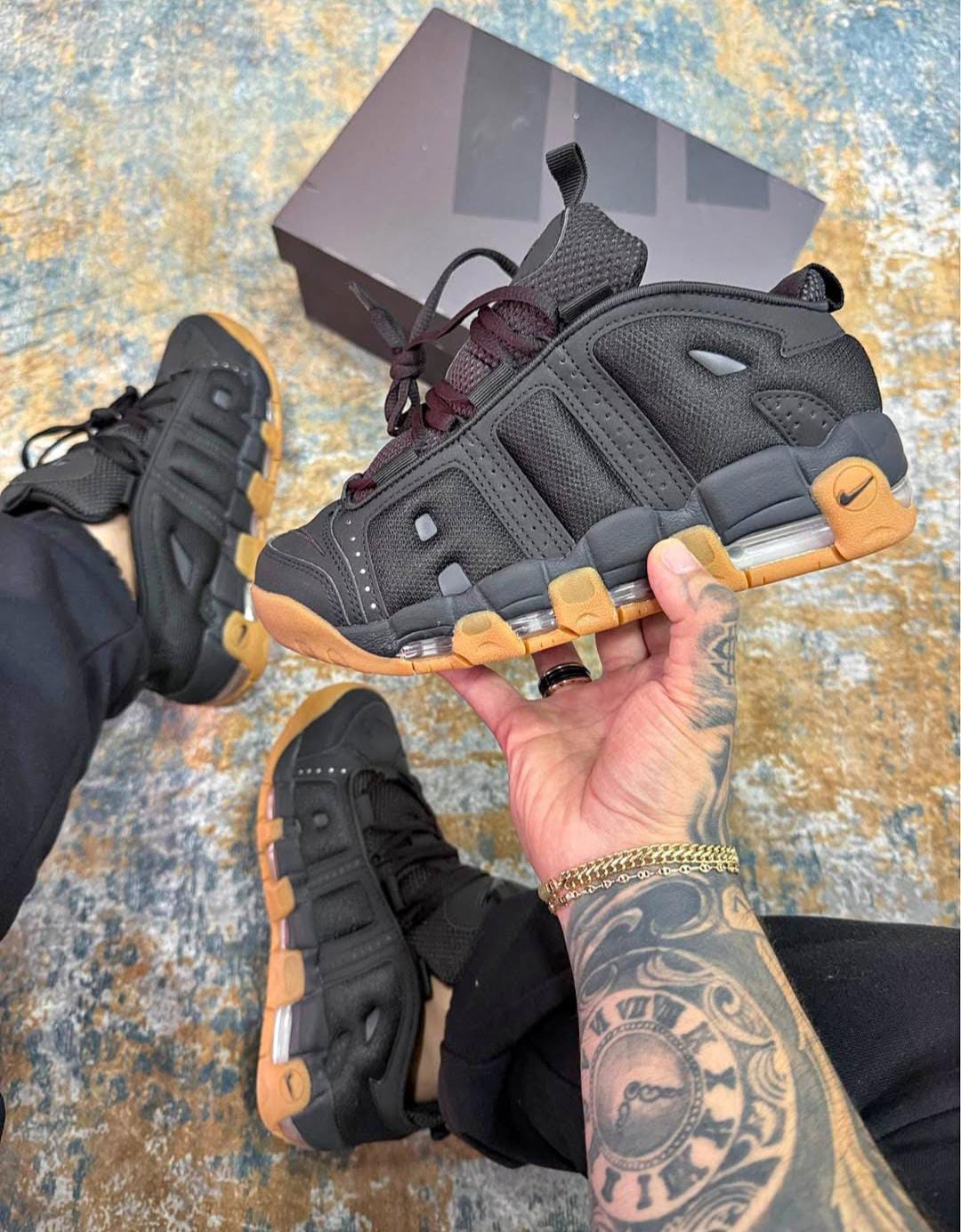 NIKE AIR UPTEMPO