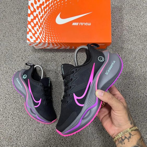 NIKE ZOOM HAPPY