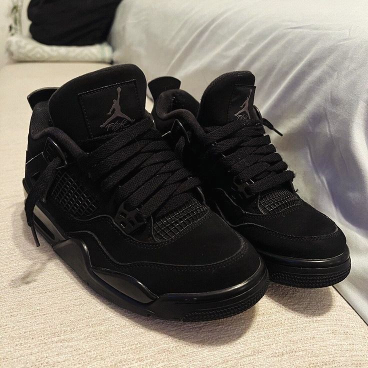 Jordan 4 negras on sale