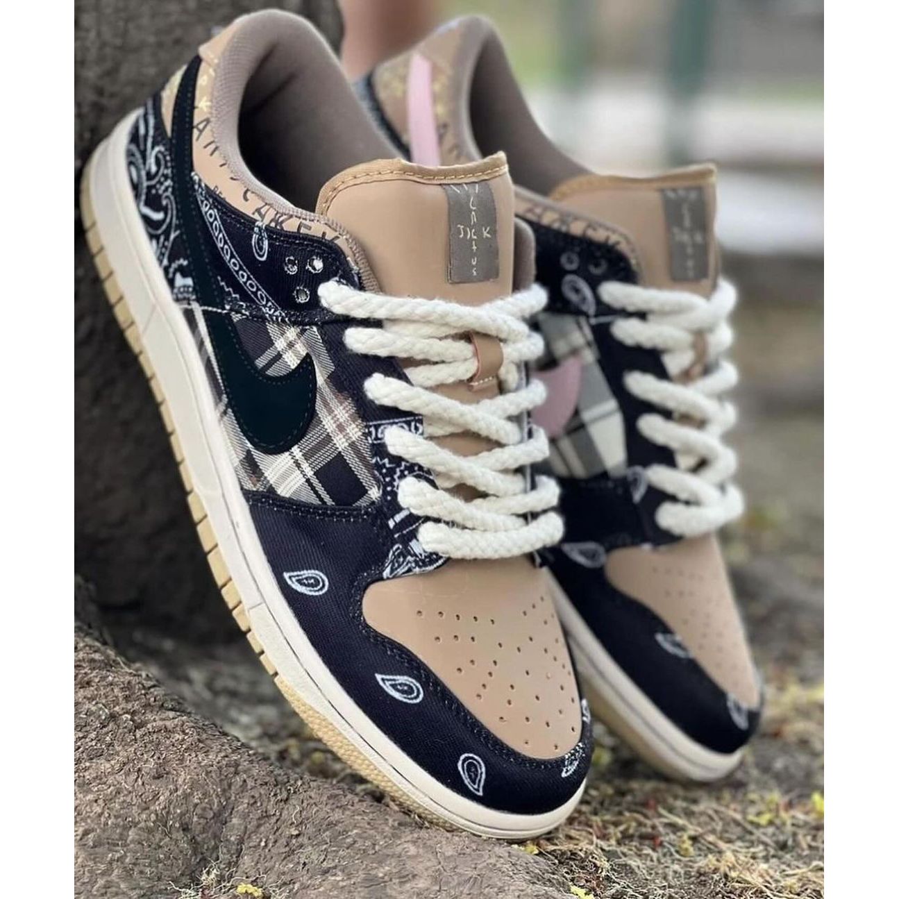 NIKE SB TRAVIS SCOTT