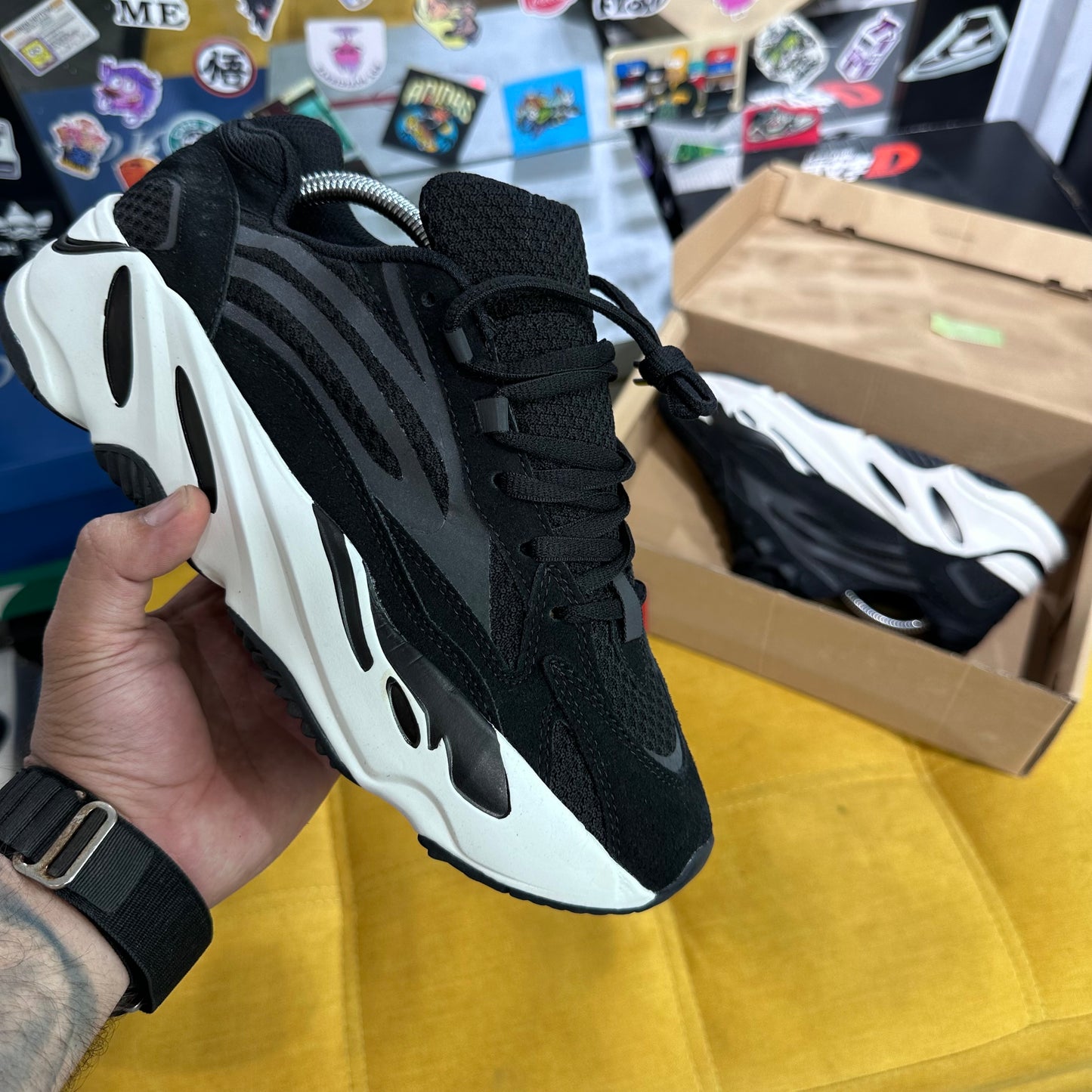 tenis adidas yeezy 700