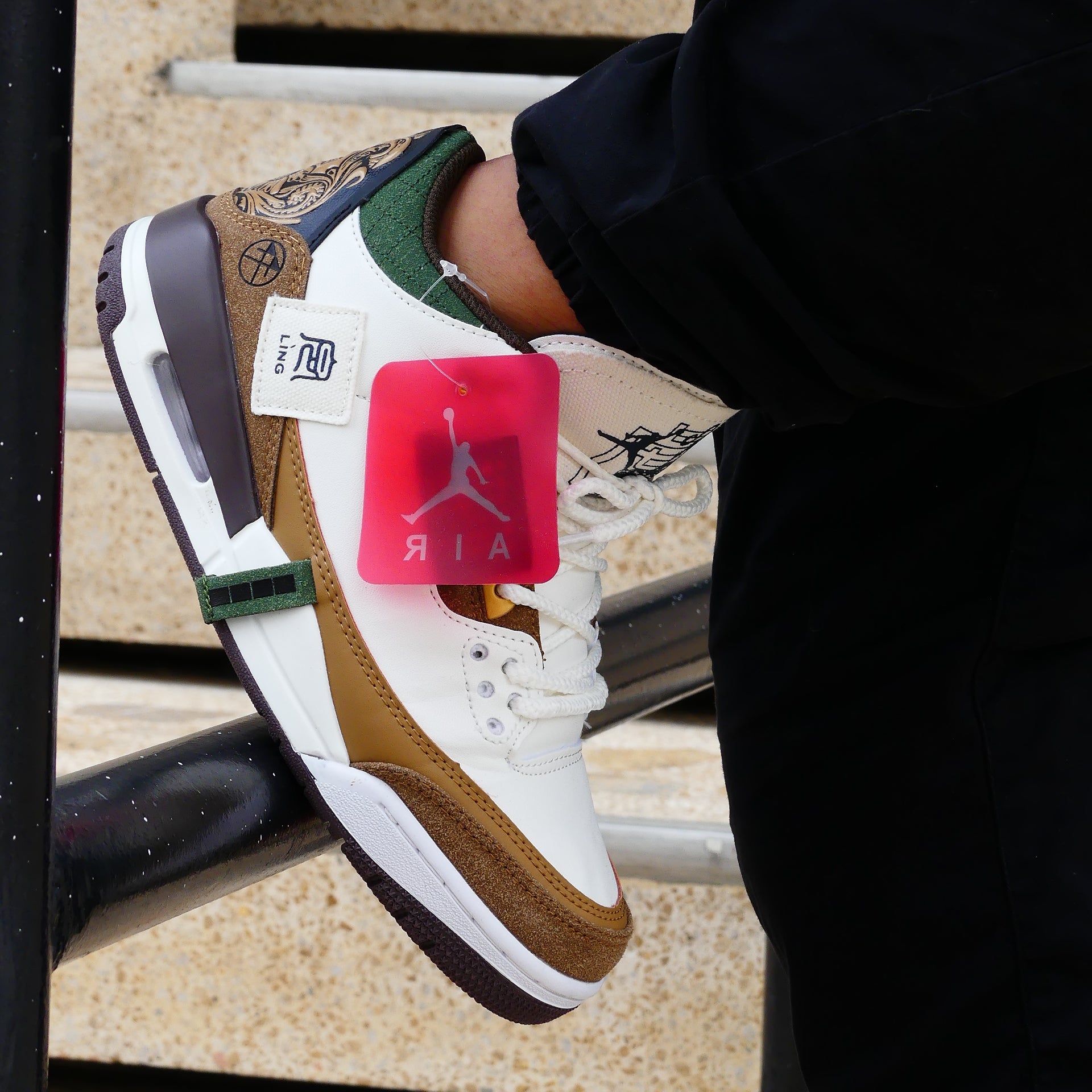 JORDAN RETRO 3 TIGER