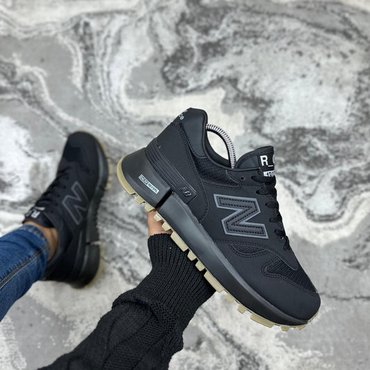 NEW BALANCE 1300