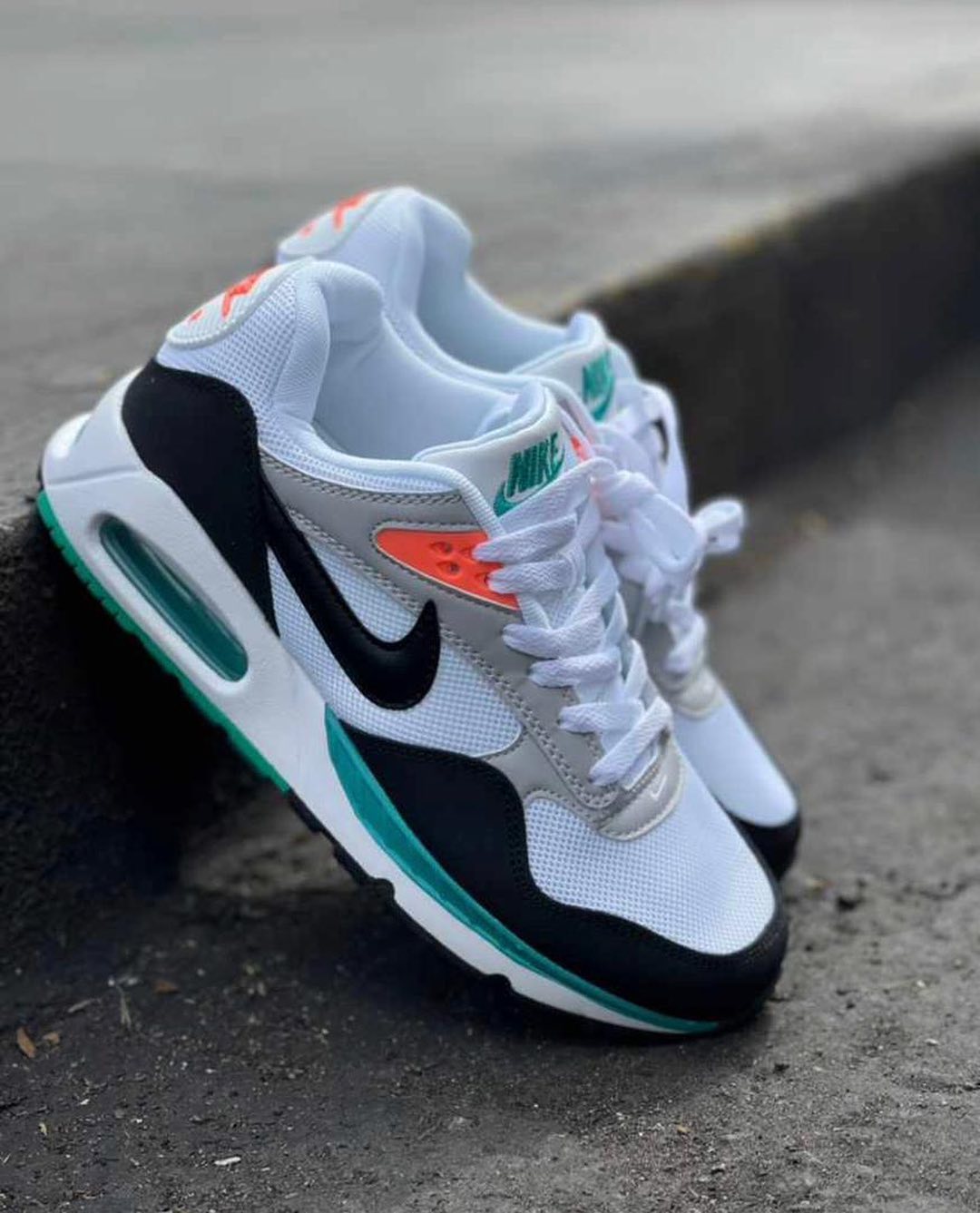 NIKE CORRELATE