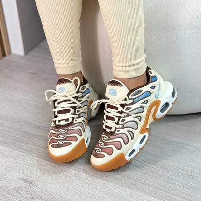 NIKE AIR MAX TN PLUS