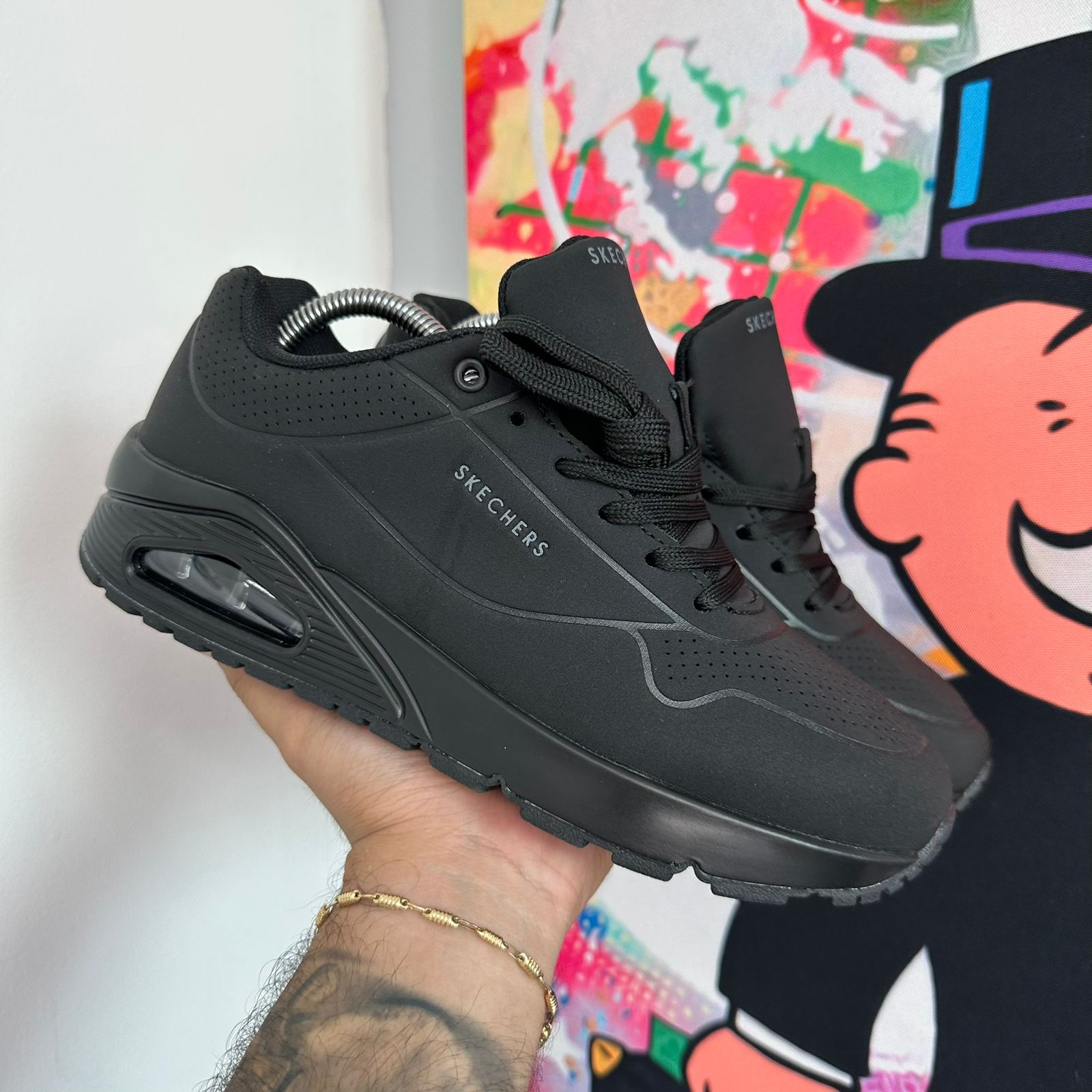 SKECHERS