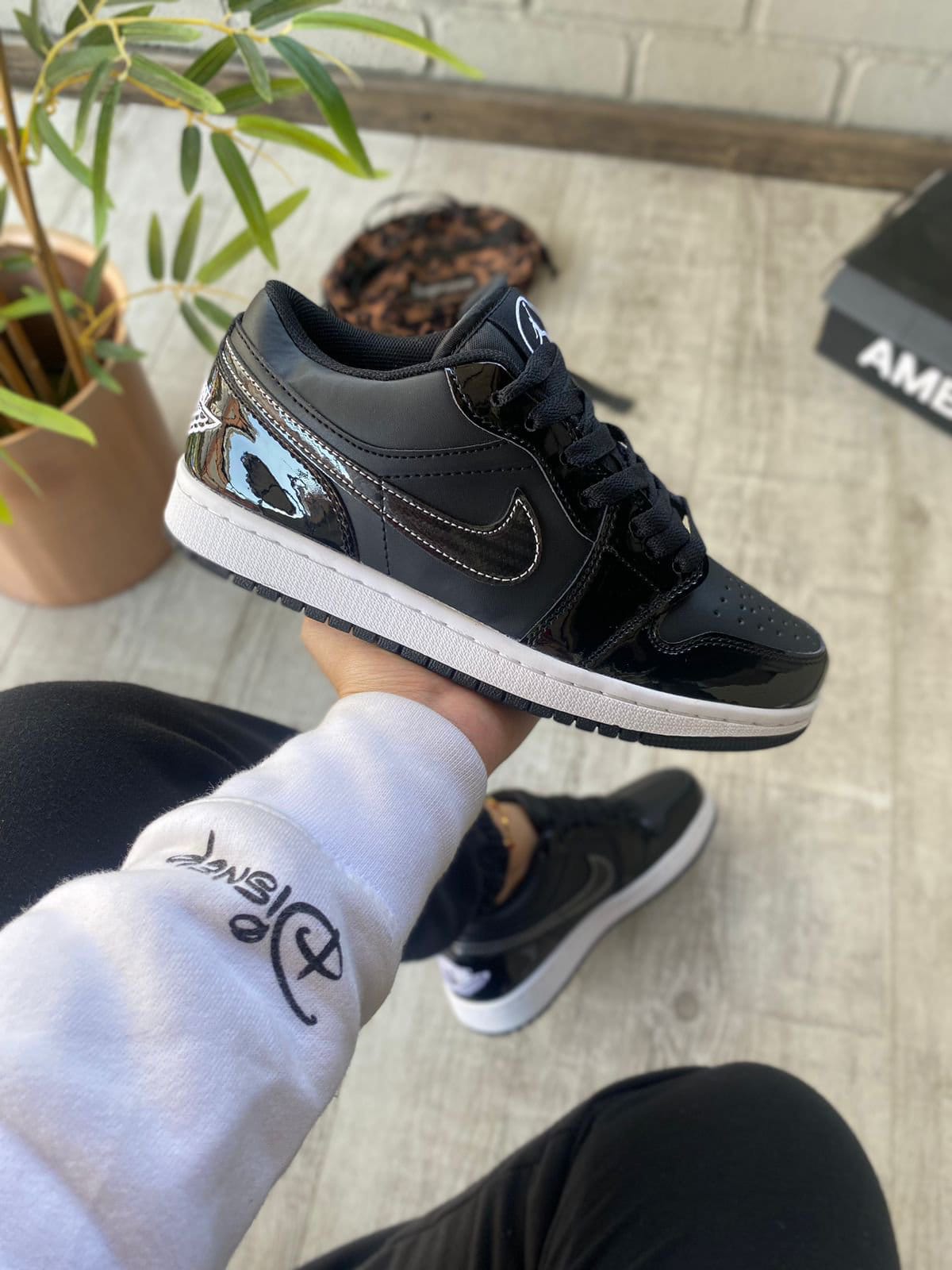 JORDAN RETRO 1 LOW CHAROL