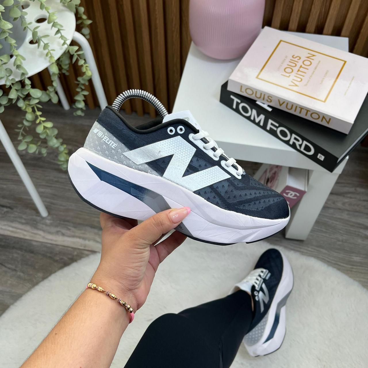 NEW BALANCE ELITE V4