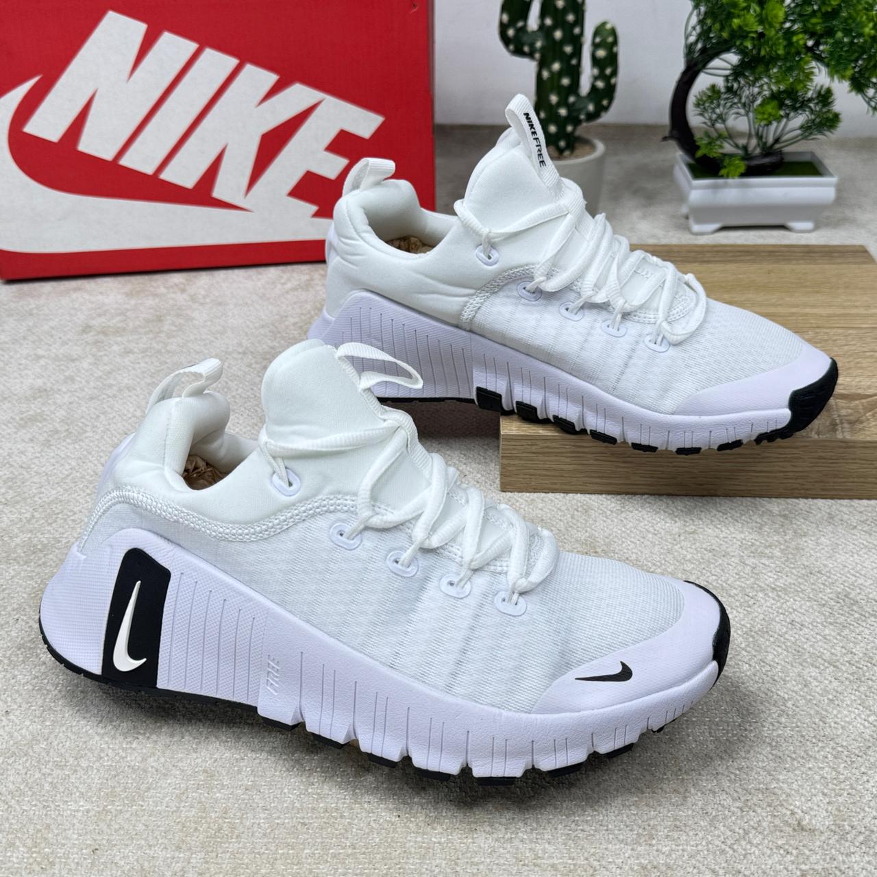 NIKE FREE METCON