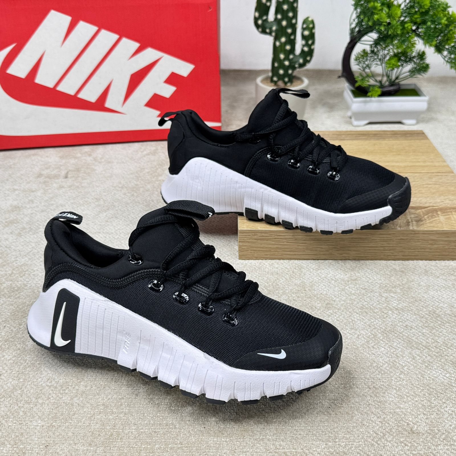 NIKE FREE METCON