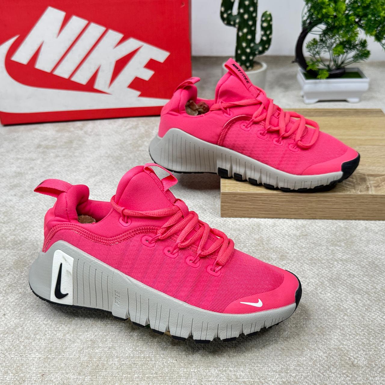 NIKE FREE METCON