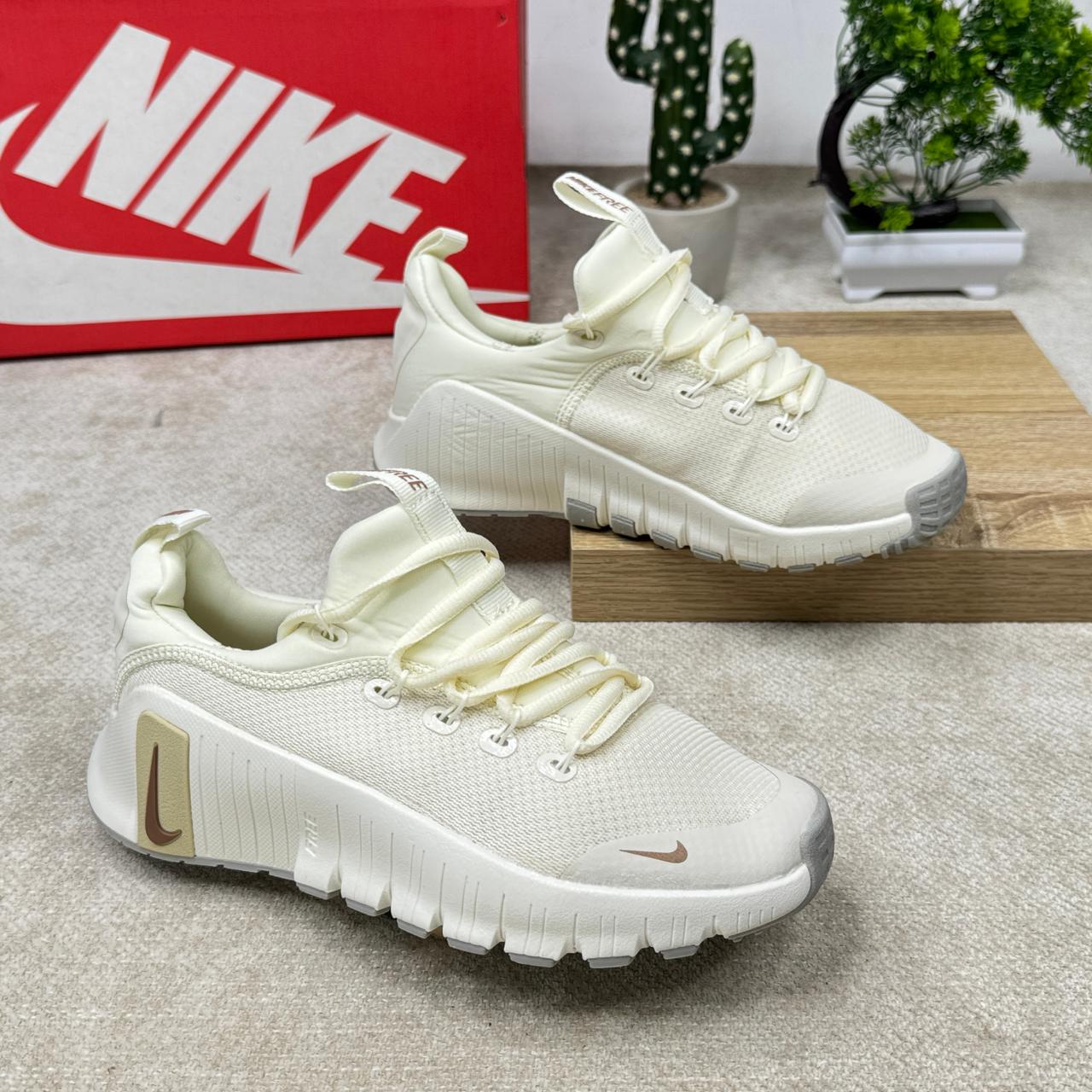 NIKE FREE METCON