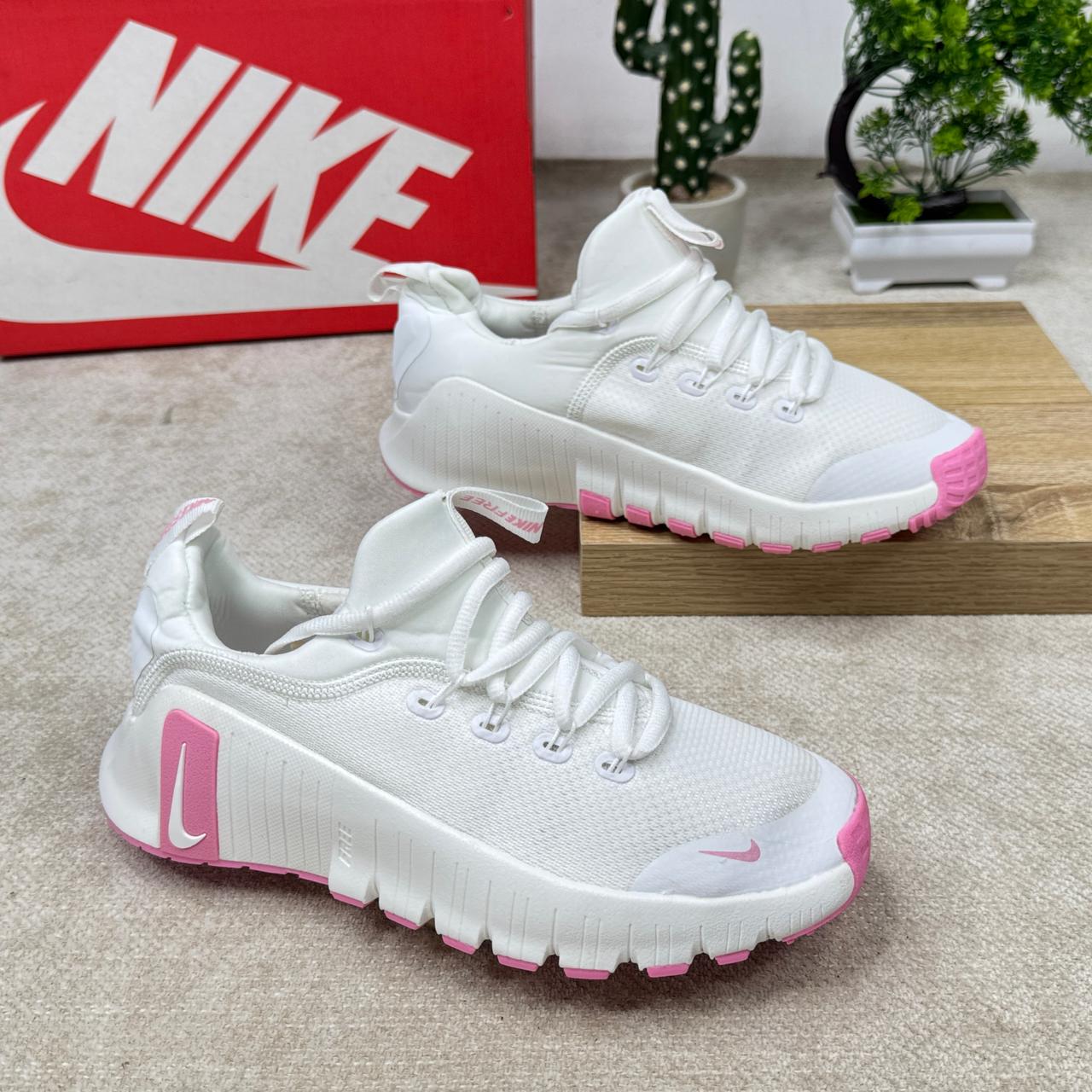NIKE FREE METCON