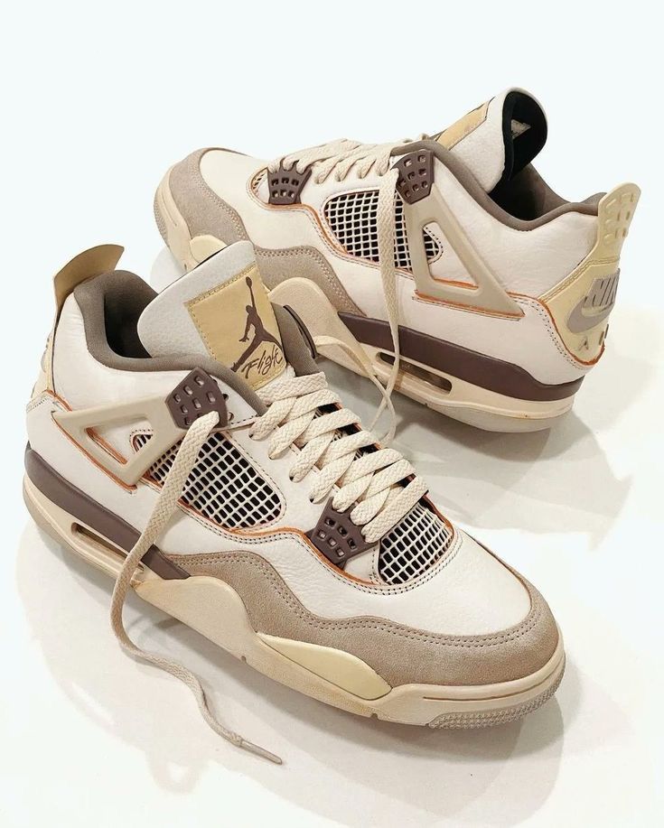 JORDAN RETRO 4
