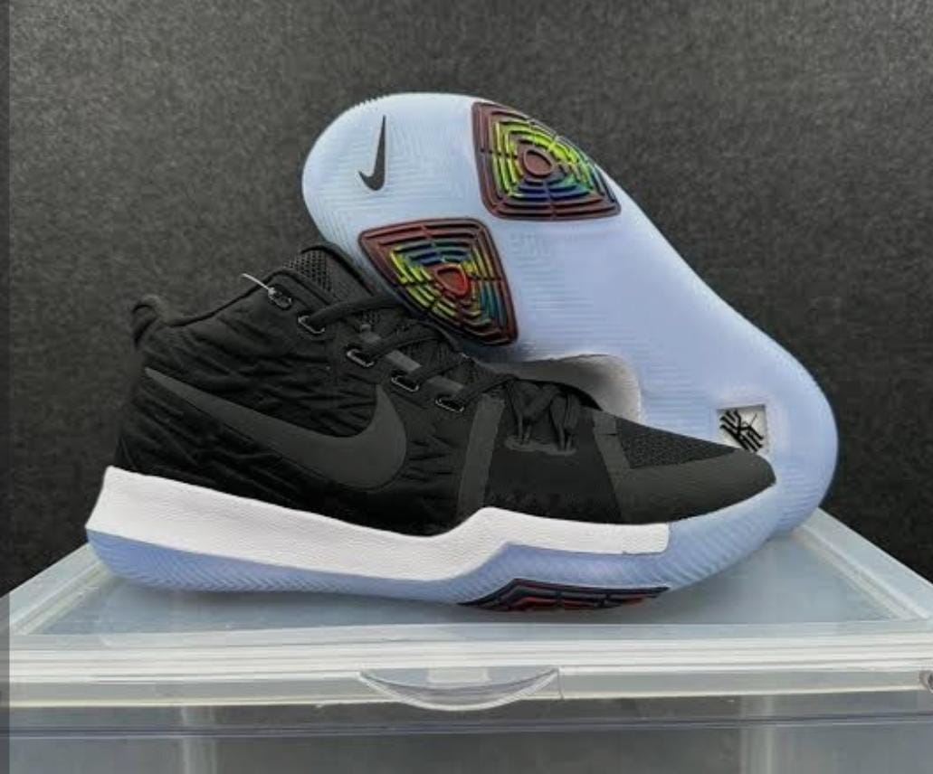NIKE KYRIE IRVING  3
