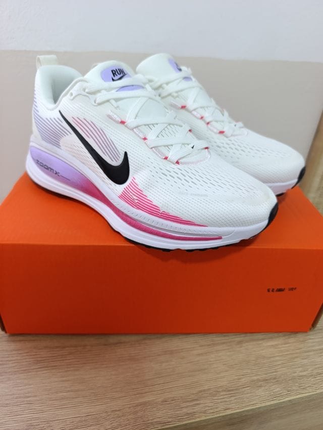 NIKE ZOOM RUNNING