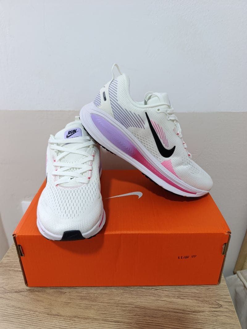NIKE ZOOM RUNNING