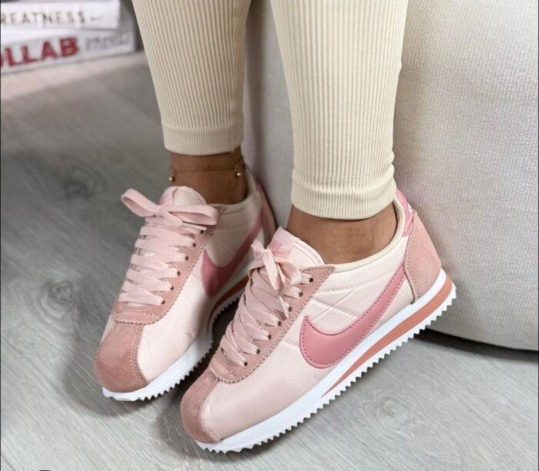 NIKE CORTEZ