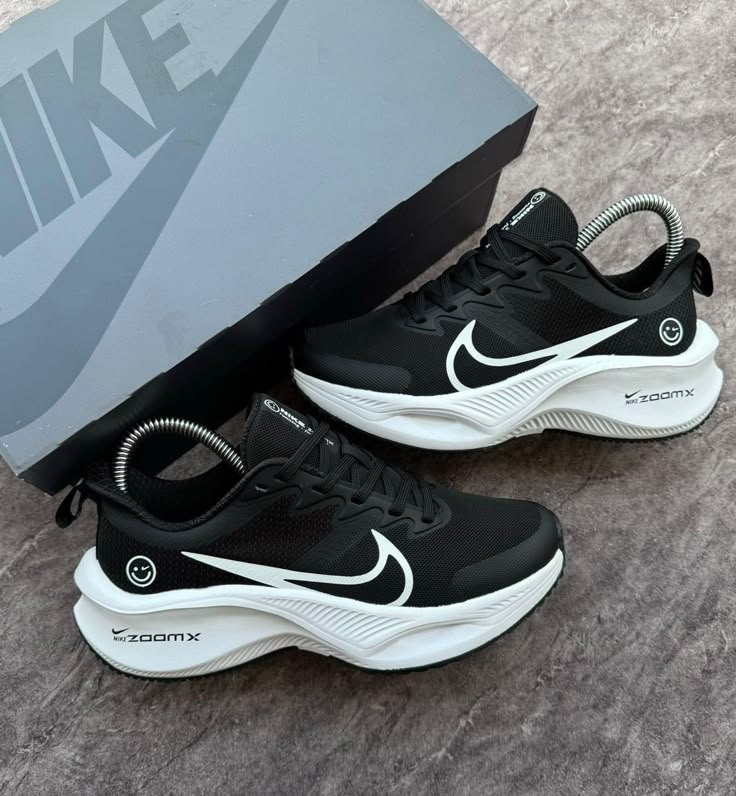 NIKE ZOOM HAPPY