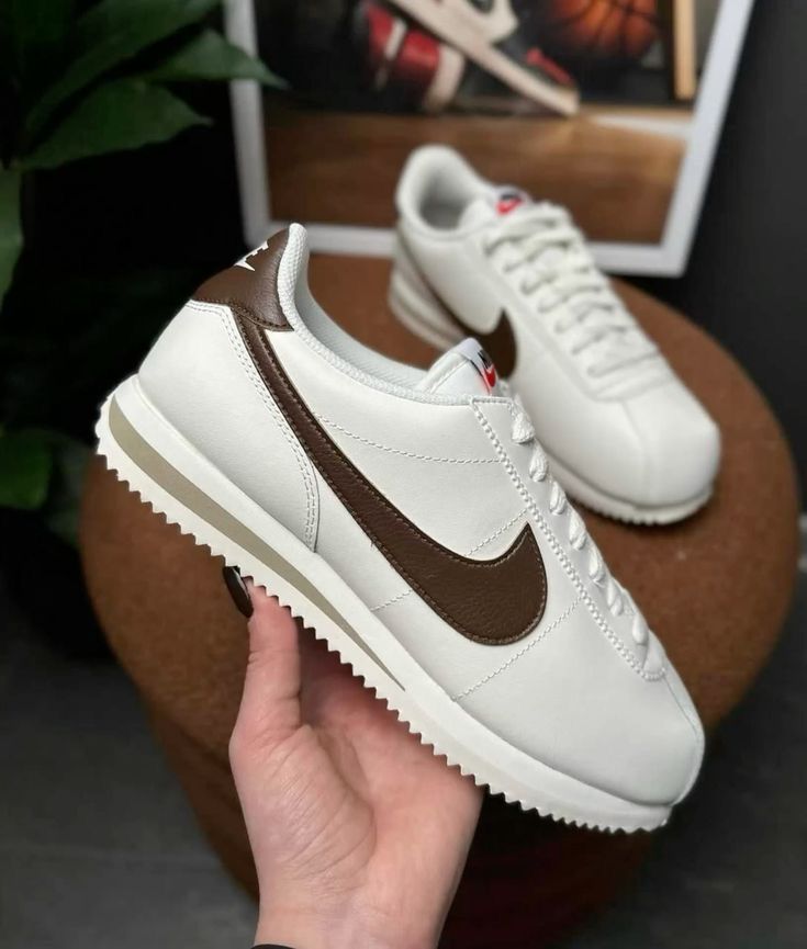 NIKE CORTEZ