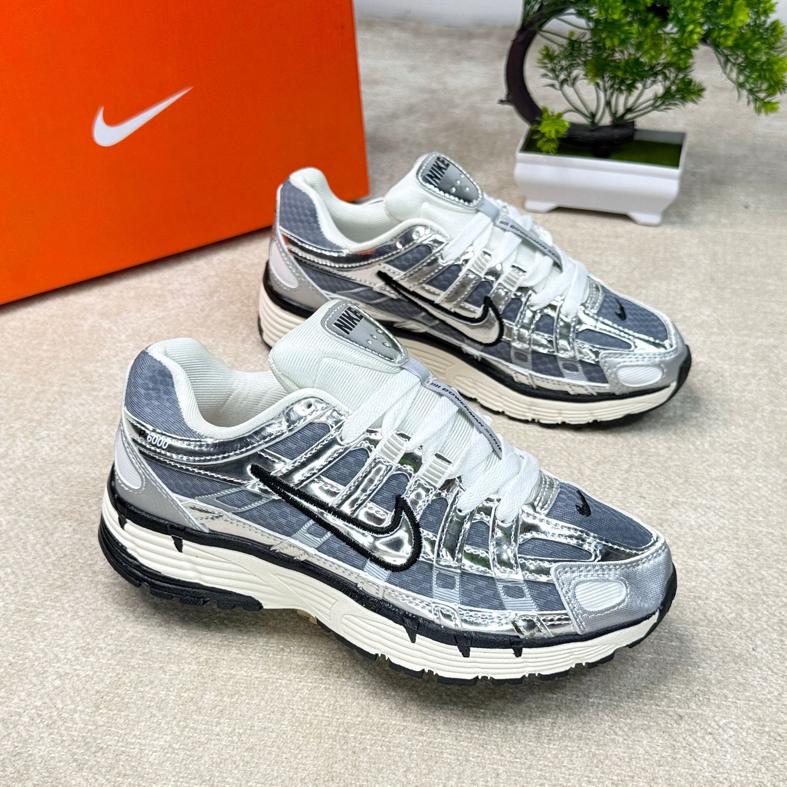 NIKE P6000