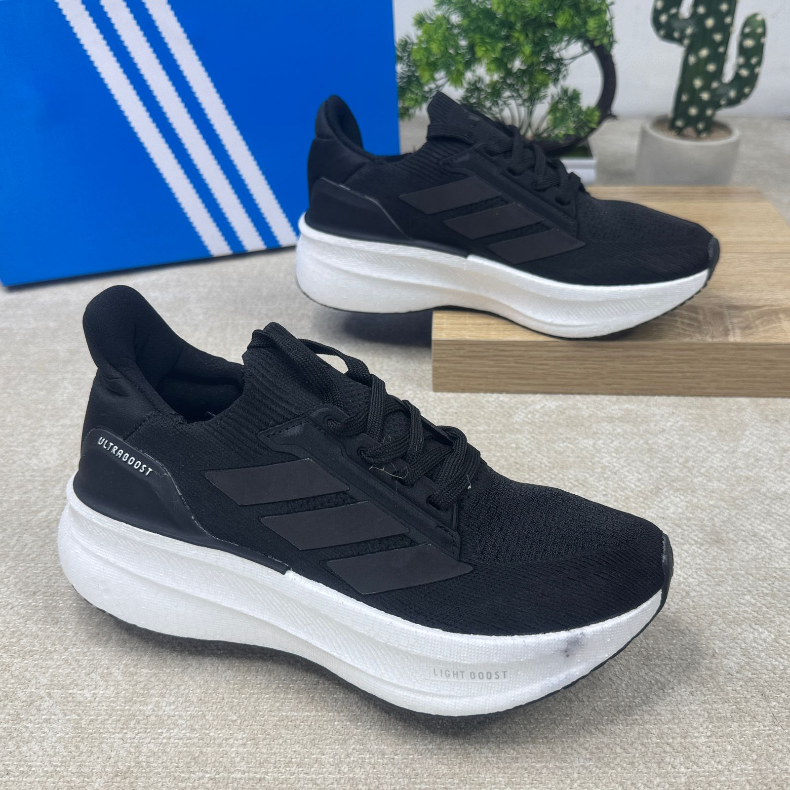 ADIDAS ULTRA BOOST