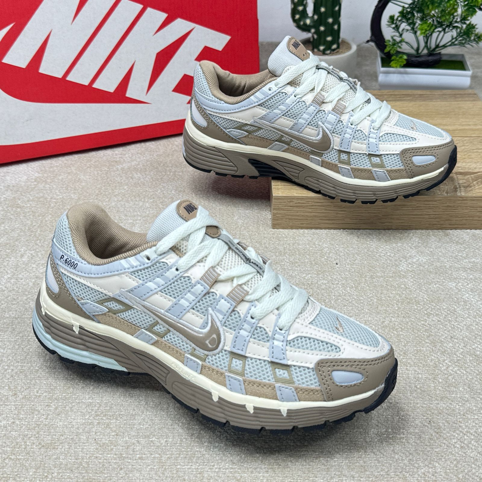 NIKE P6000