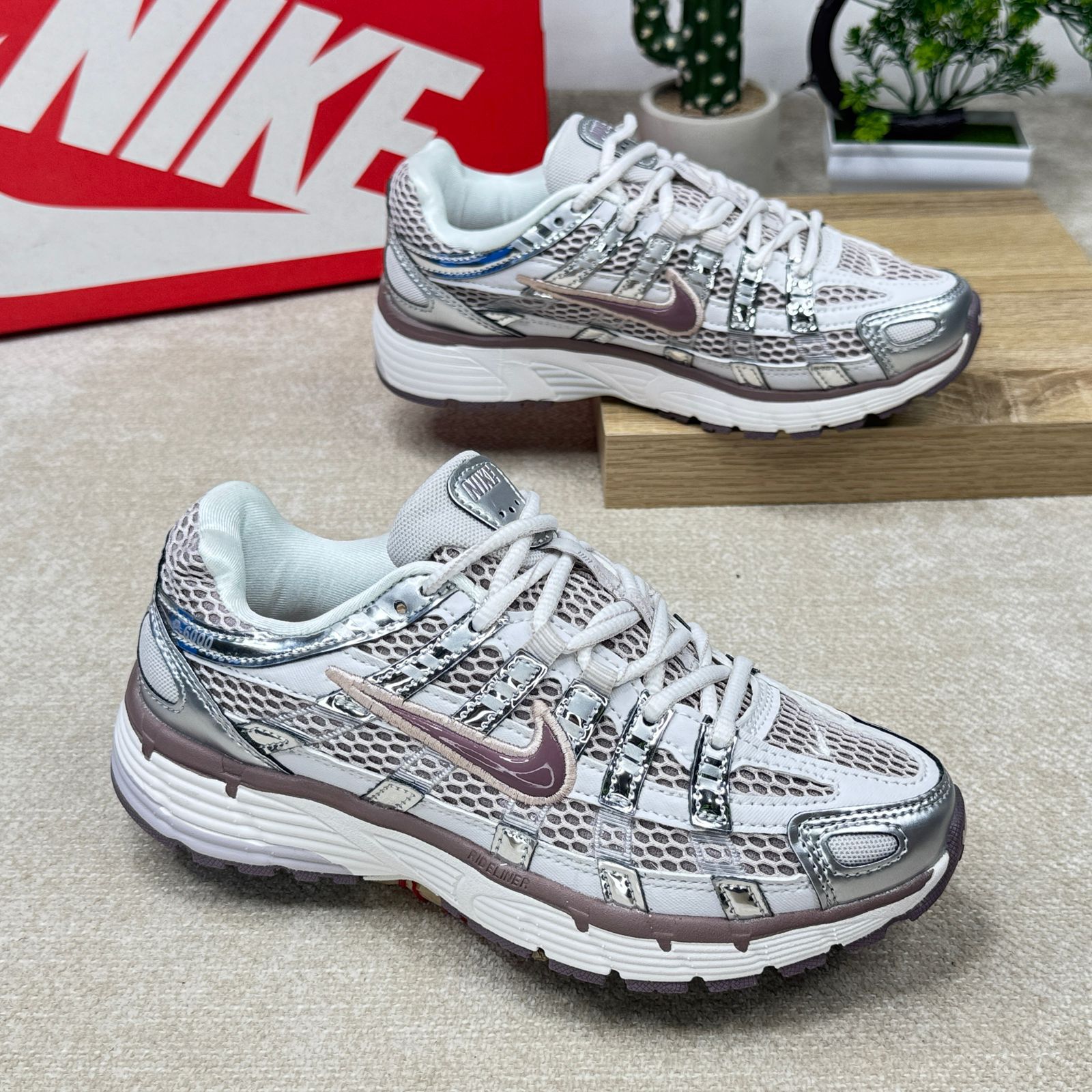 NIKE P6000