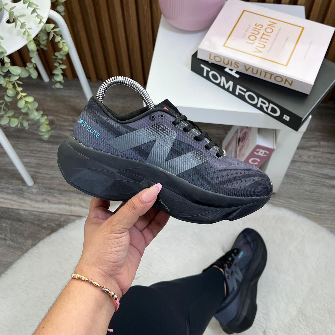 NEW BALANCE ELITE V4