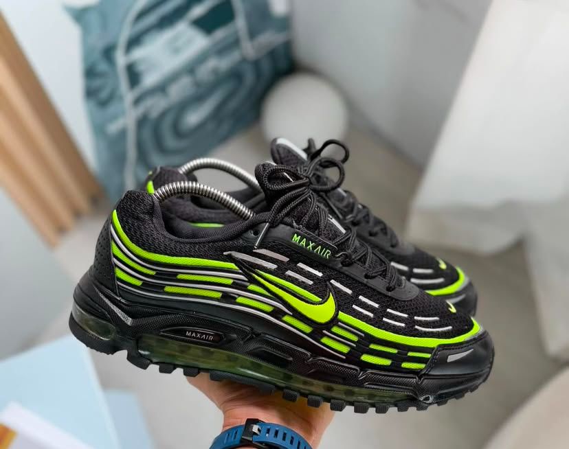 NIKE AIR MAX TL